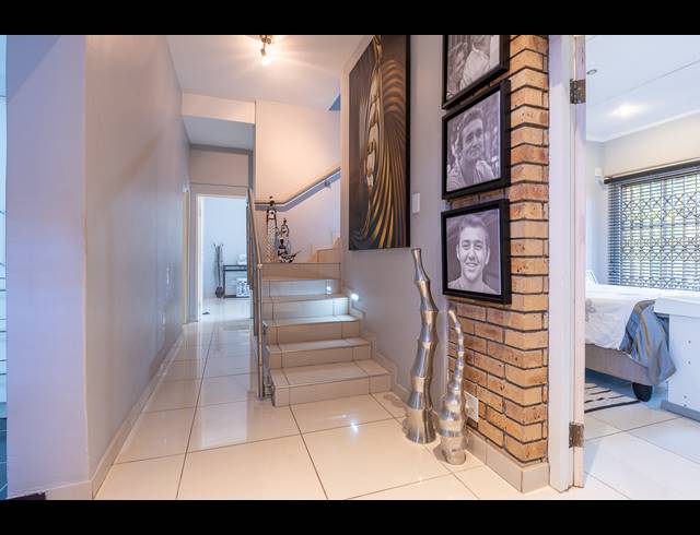 6 BEDROOM HOUSE FOR SALE IN FLAMWOOD